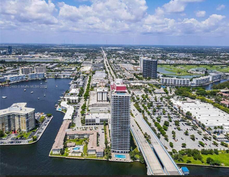 Ocean Views - Pool & Gym - Pet Friendly - Close To Beach Hallandale Beach Exterior foto